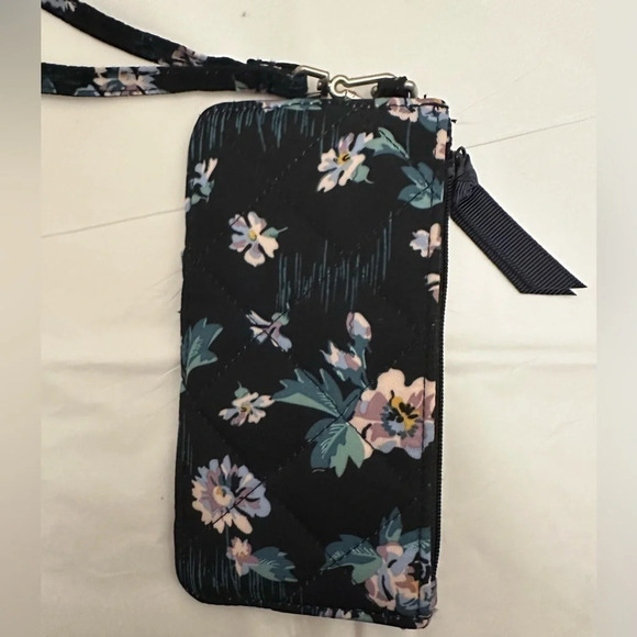 Vera Bradley Ultimate Card Case in Performance Twill Navy Garden - Picture 3 of 6